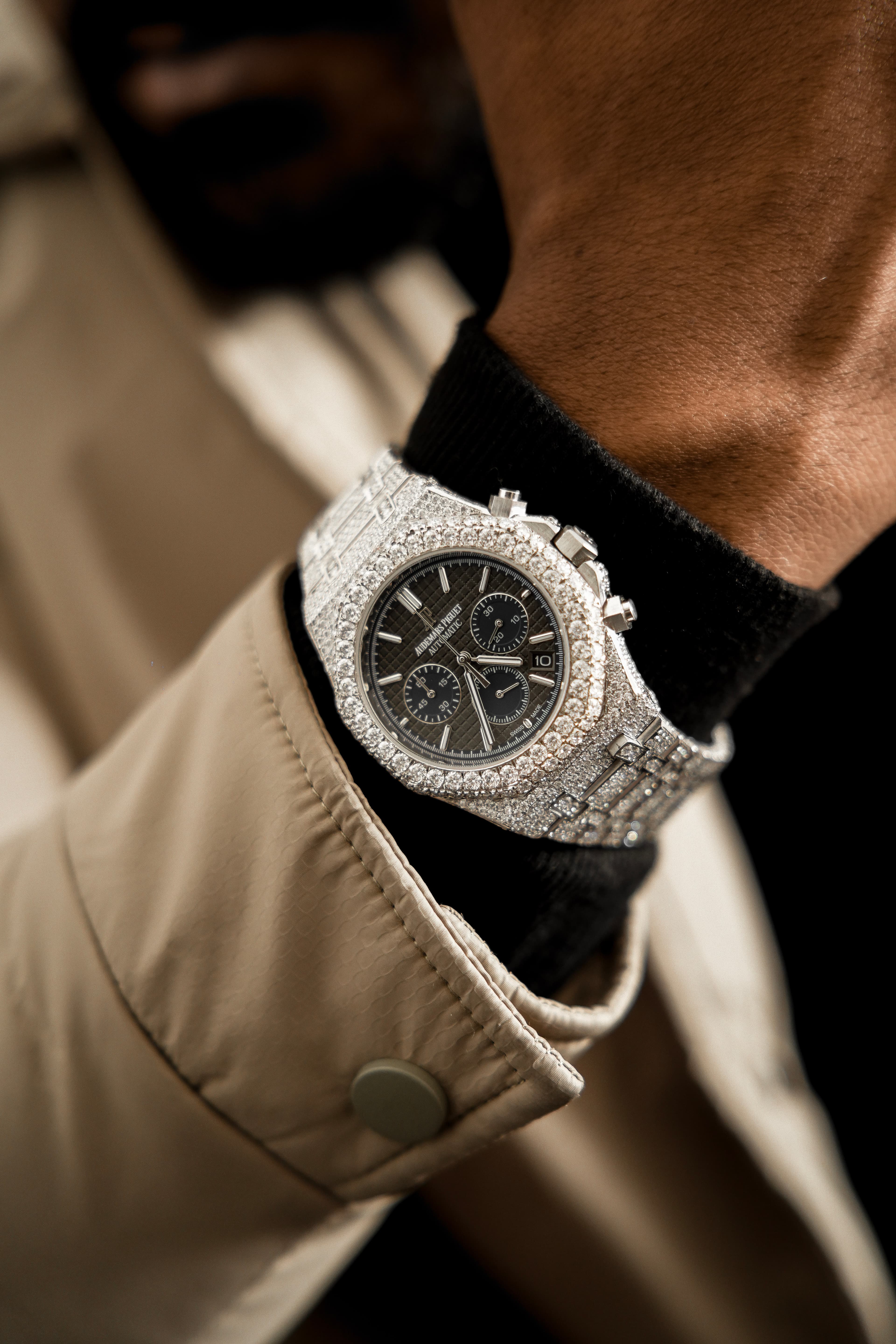 Luxury Moissanite Diamond Watch thumbnail 2