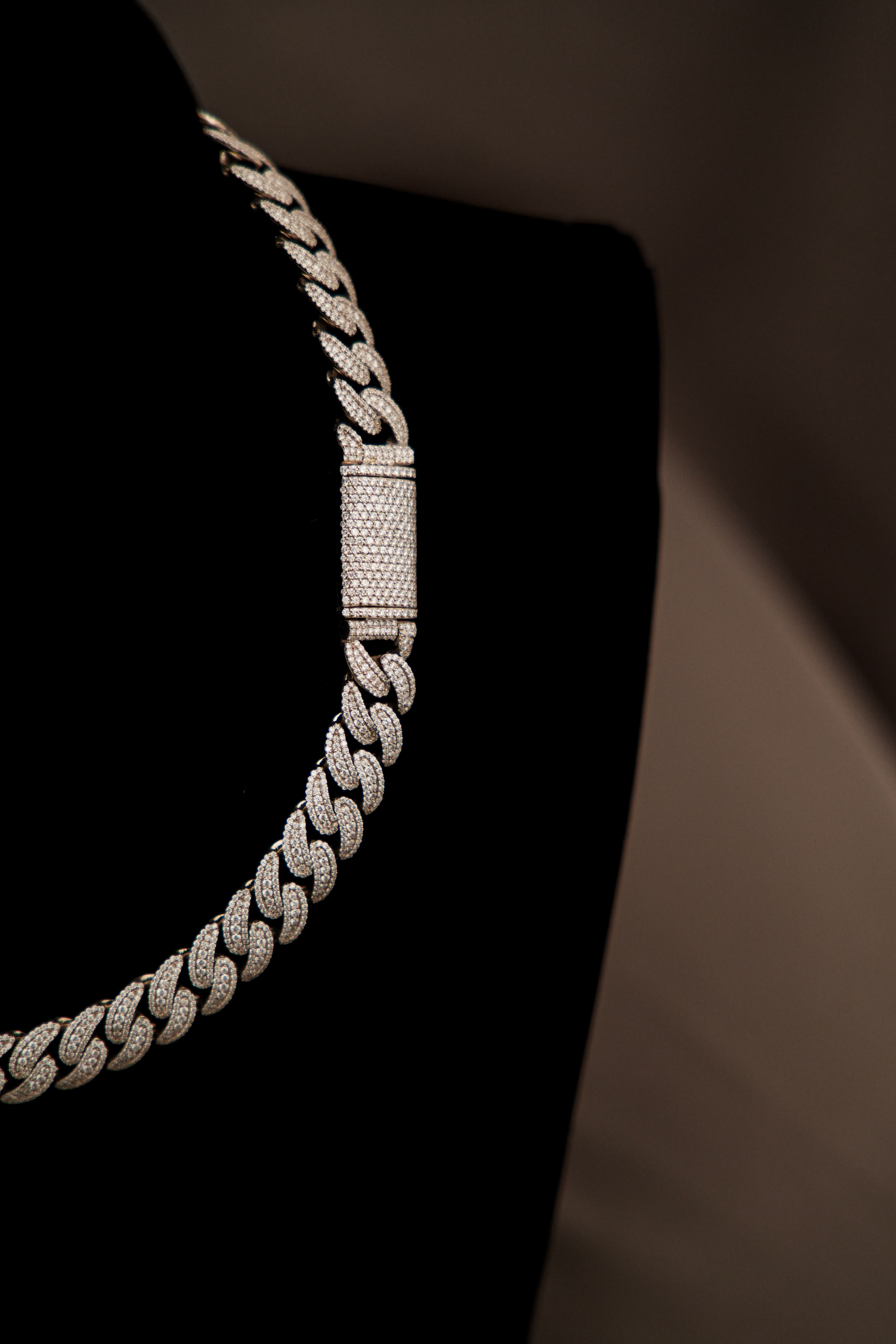 14mm 22inch Cuban Chain 925 Silver and D Vvs Moissanite Diamond thumbnail 6
