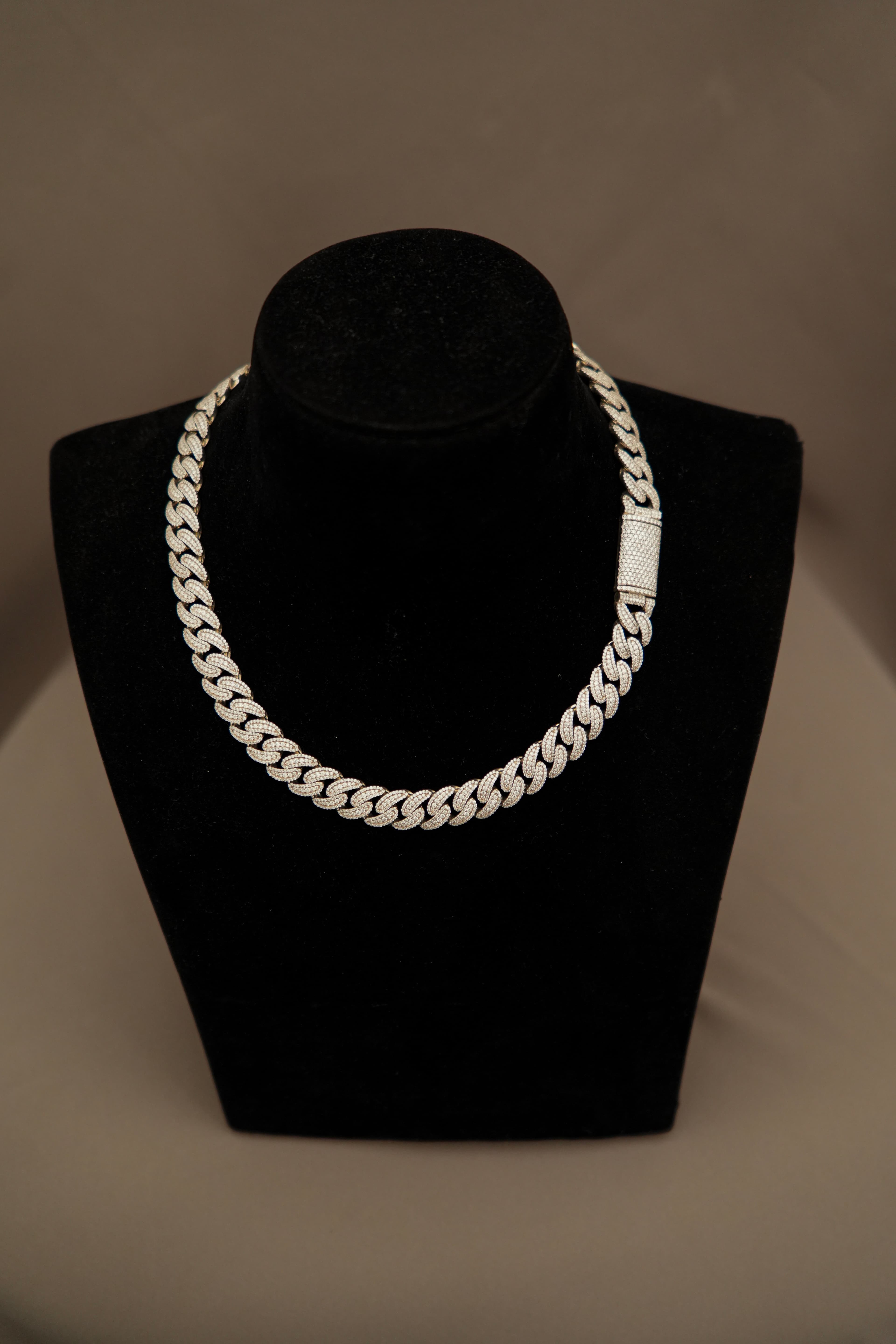 14mm 22inch Cuban Chain 925 Silver and D Vvs Moissanite Diamond thumbnail 3