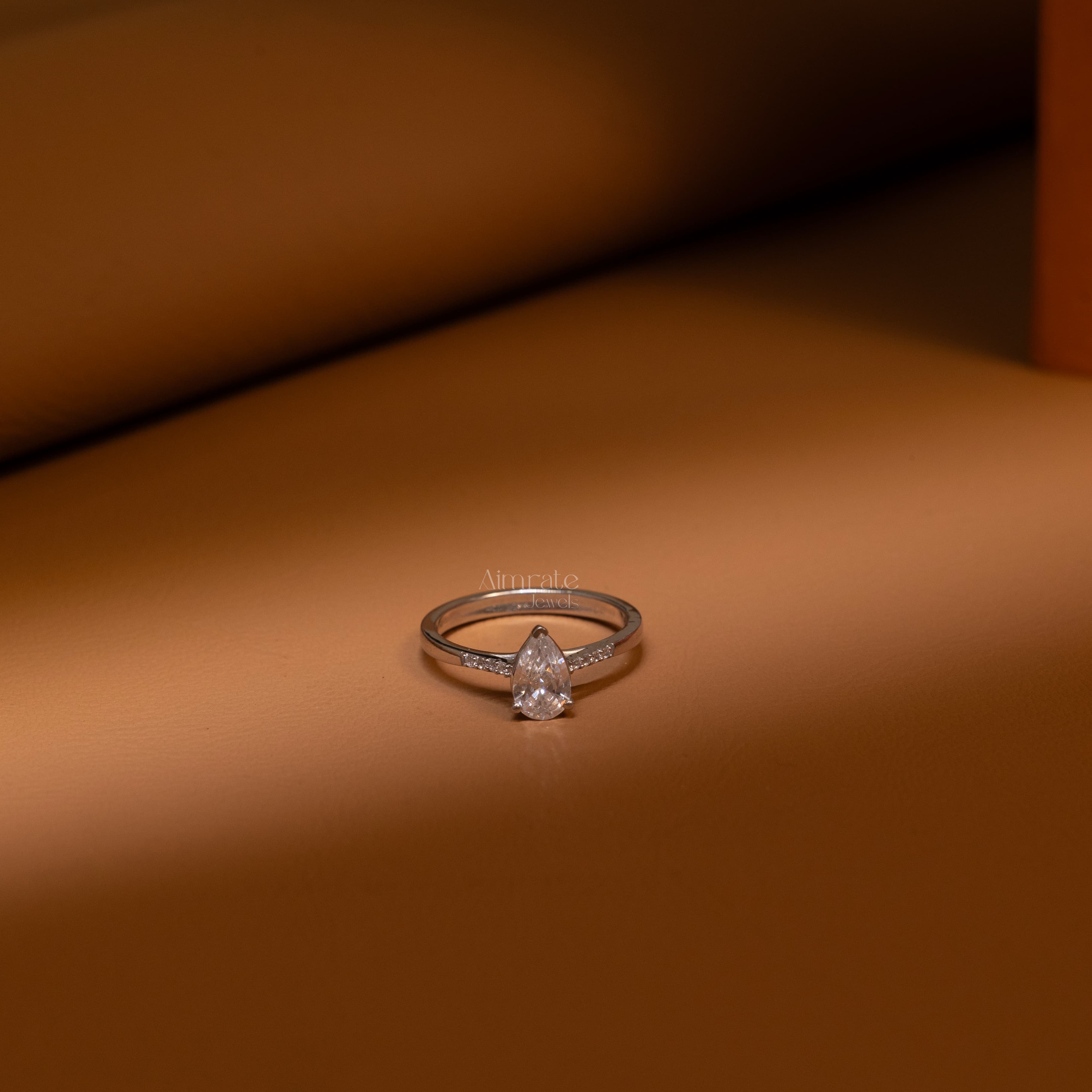 1ct Pear Cut Lab-Grown Diamond 14kt Gold Ring thumbnail 4