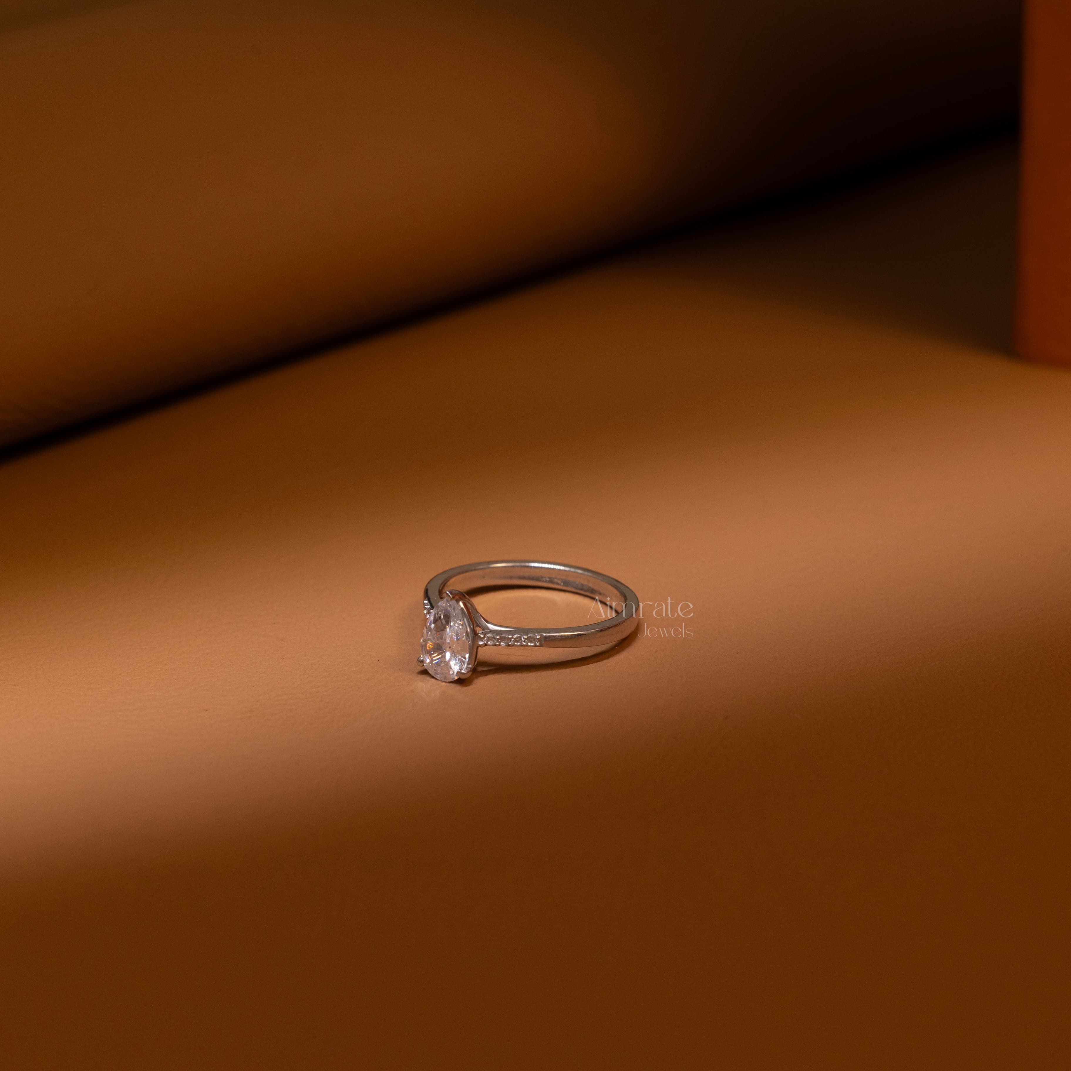 1ct Pear Cut Lab-Grown Diamond 14kt Gold Ring thumbnail 6