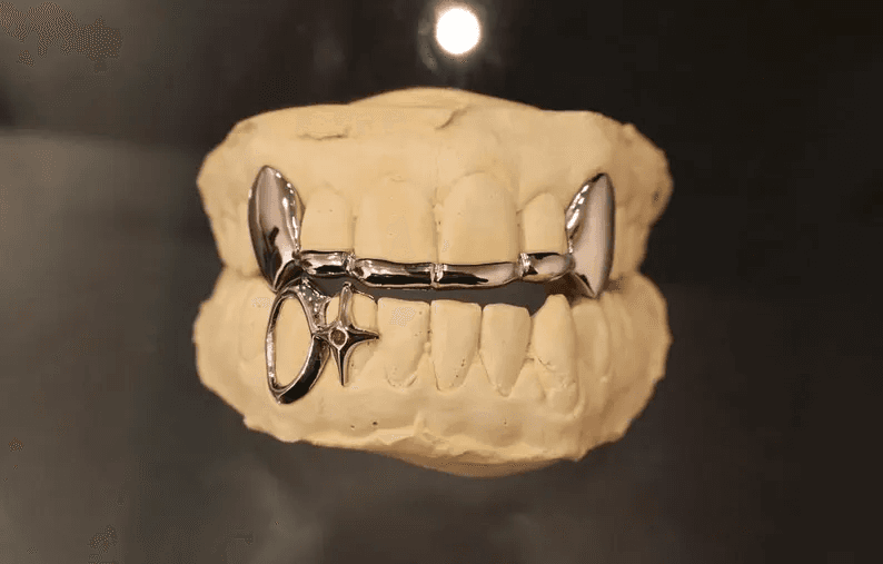Customize Grillz to Elevate you teeth Game.
